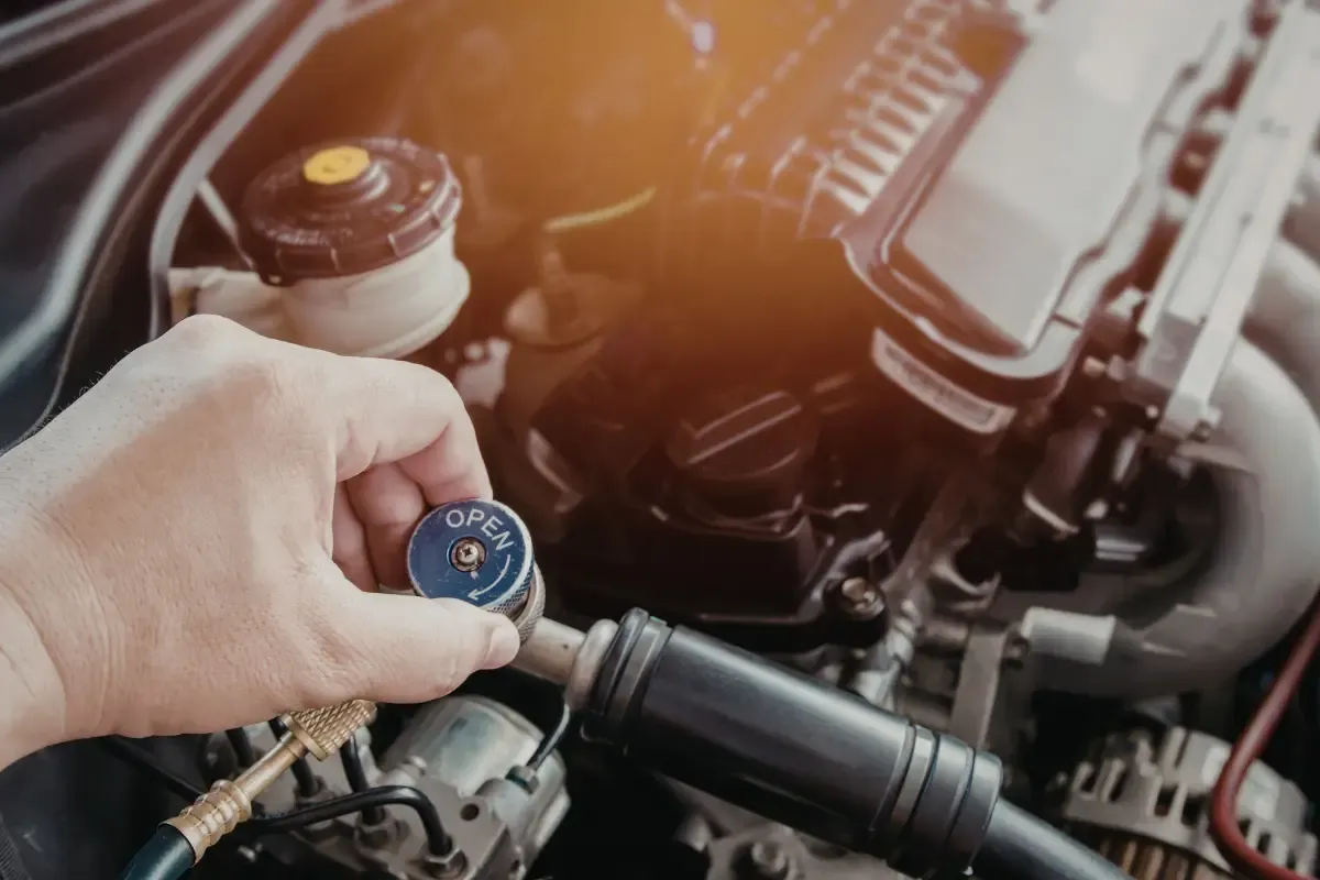 Inspección técnica del coche guía previa a la compra de un vehículo usado
