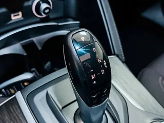 Alfa Romeo Stelvio 2.2 JTDM Basis 2WD miniatura 9