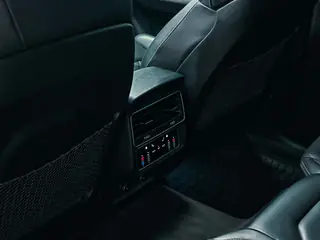 Audi Q8 SQ8 miniatura 23