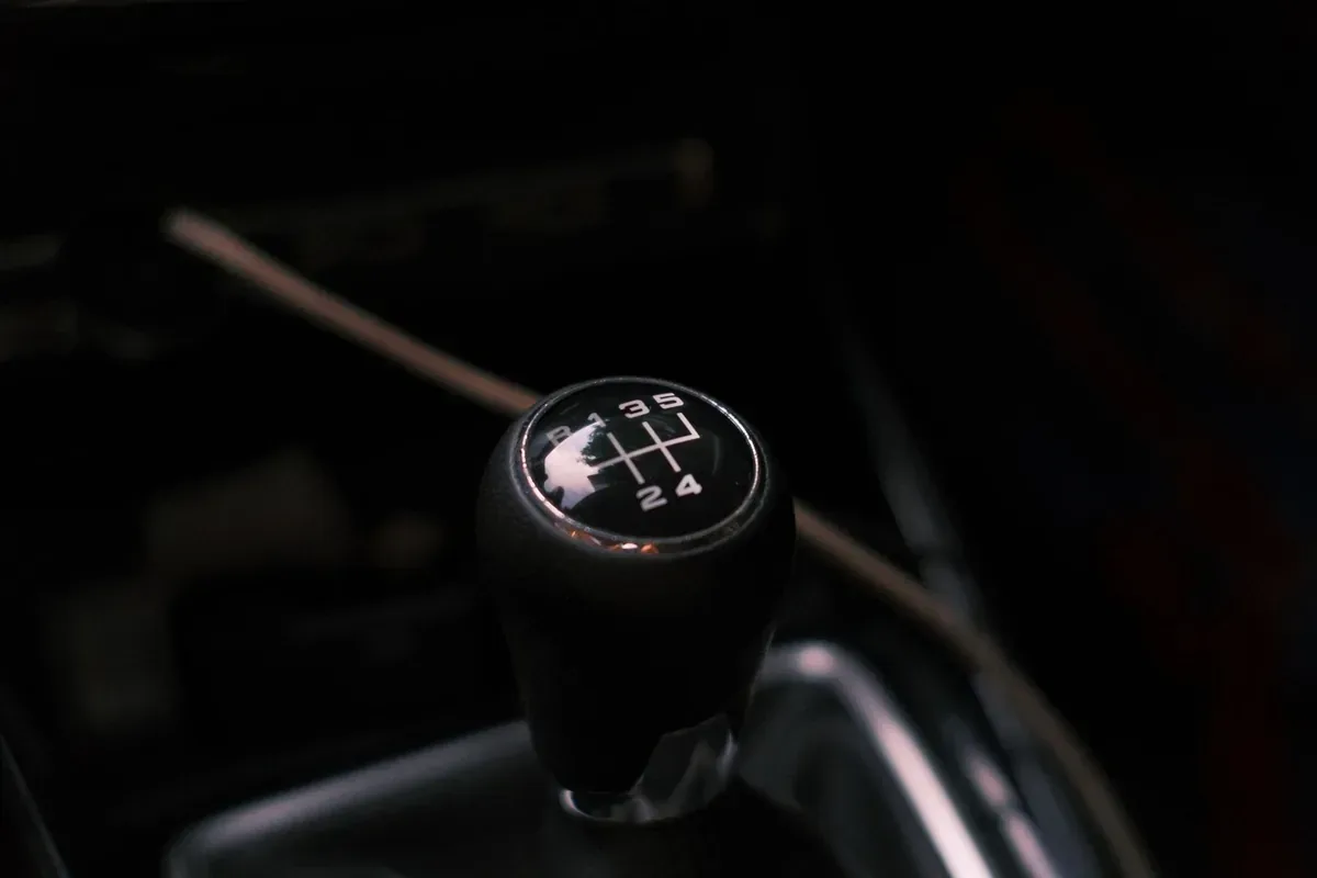Coche manual o automático: cuál te conviene según cómo conduces