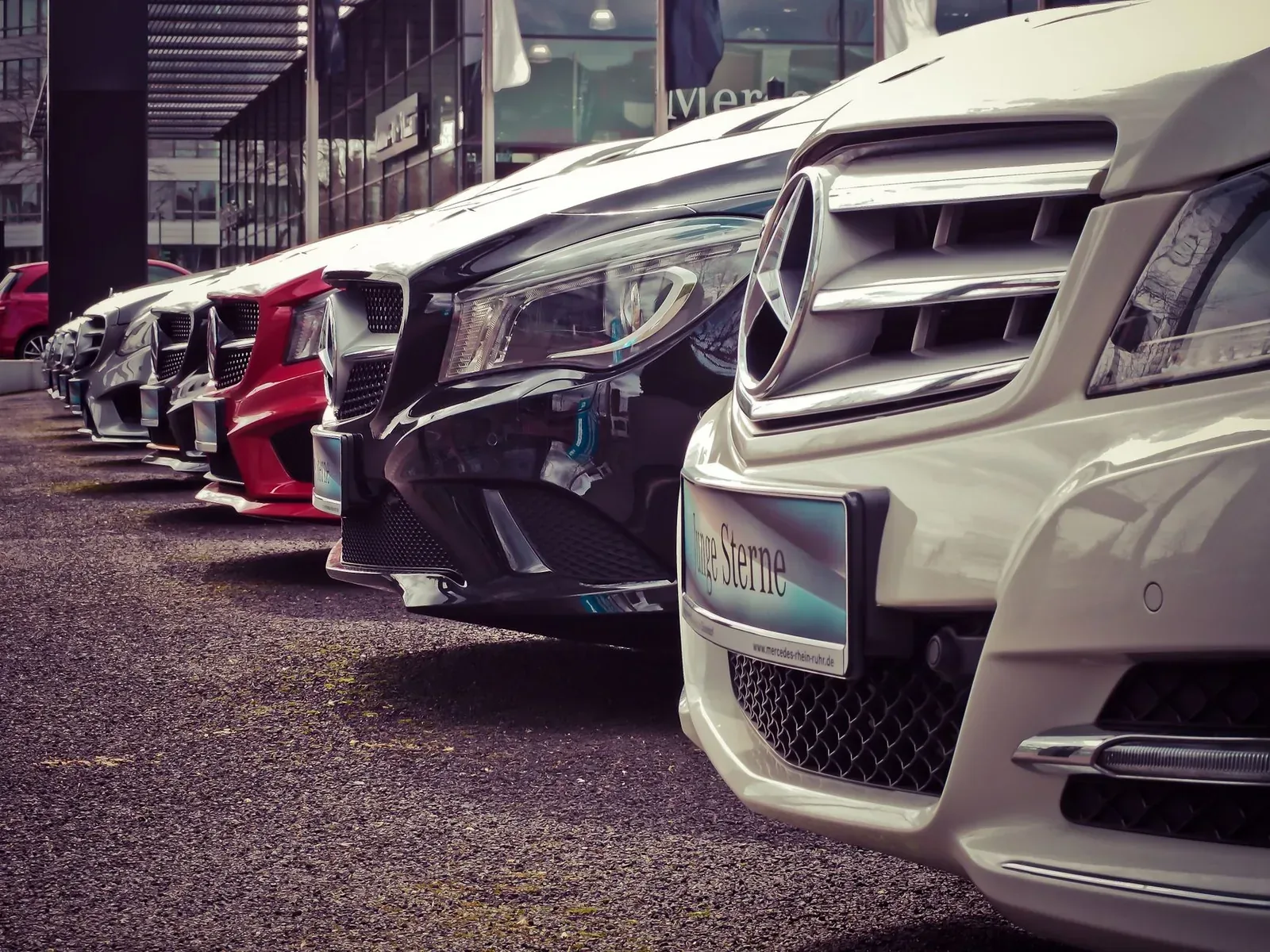 Entregar tu coche como parte de pago: cómo funciona y cuándo compensa