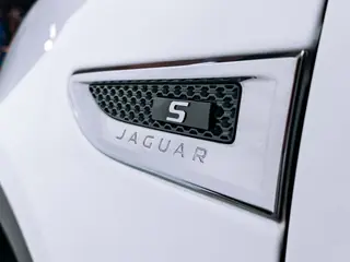 Jaguar E-PACE D150 S AWD miniatura 25