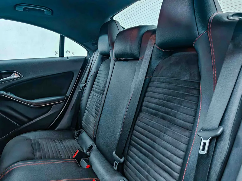 Mercedes-Benz CLA 200 d AMG Line imagen 26