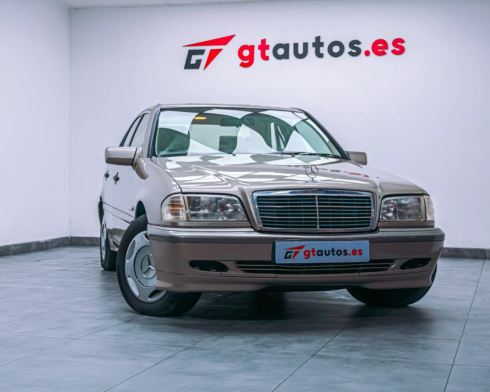 Mercedes-Benz Clase C C180 CLASSIC imagen 1