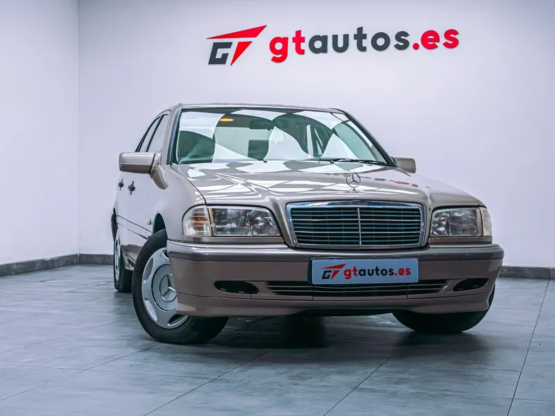 Mercedes-Benz Clase C C180 CLASSIC