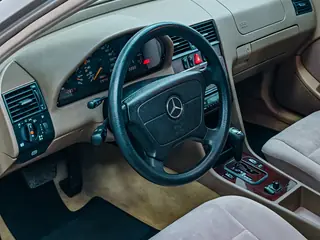 Mercedes-Benz Clase C C180 CLASSIC miniatura 10