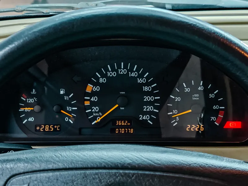 Mercedes-Benz Clase C C180 CLASSIC imagen 4