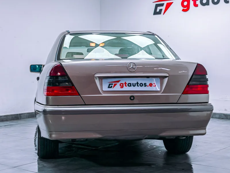 Mercedes-Benz Clase C C180 CLASSIC imagen 23