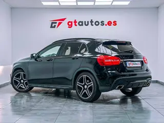 Mercedes-Benz GLA 220 d 4Matic AMG Line miniatura 2