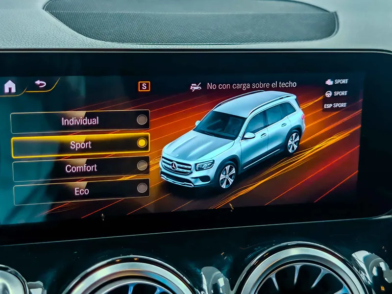 Mercedes-Benz GLB 200 AMG Line imagen 8