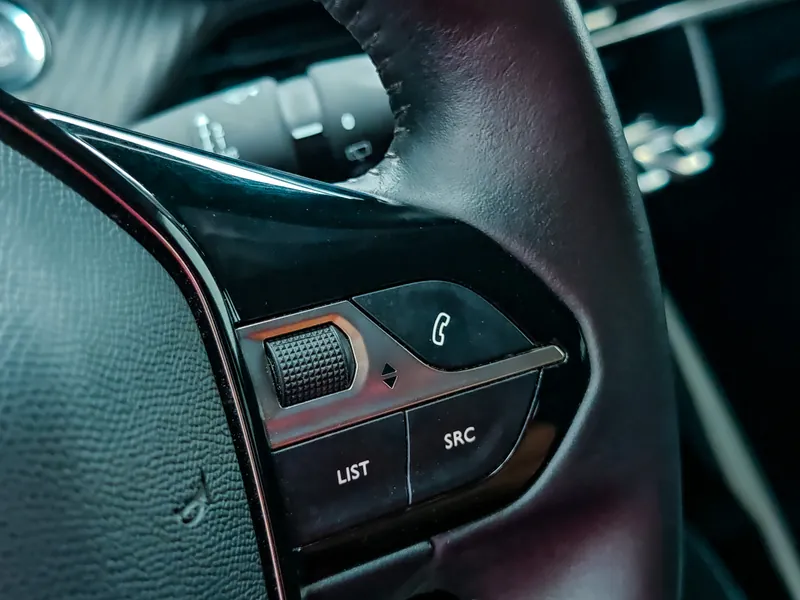 Peugeot 2008 1.5 Blue-HDi Allure Pack imagen 23