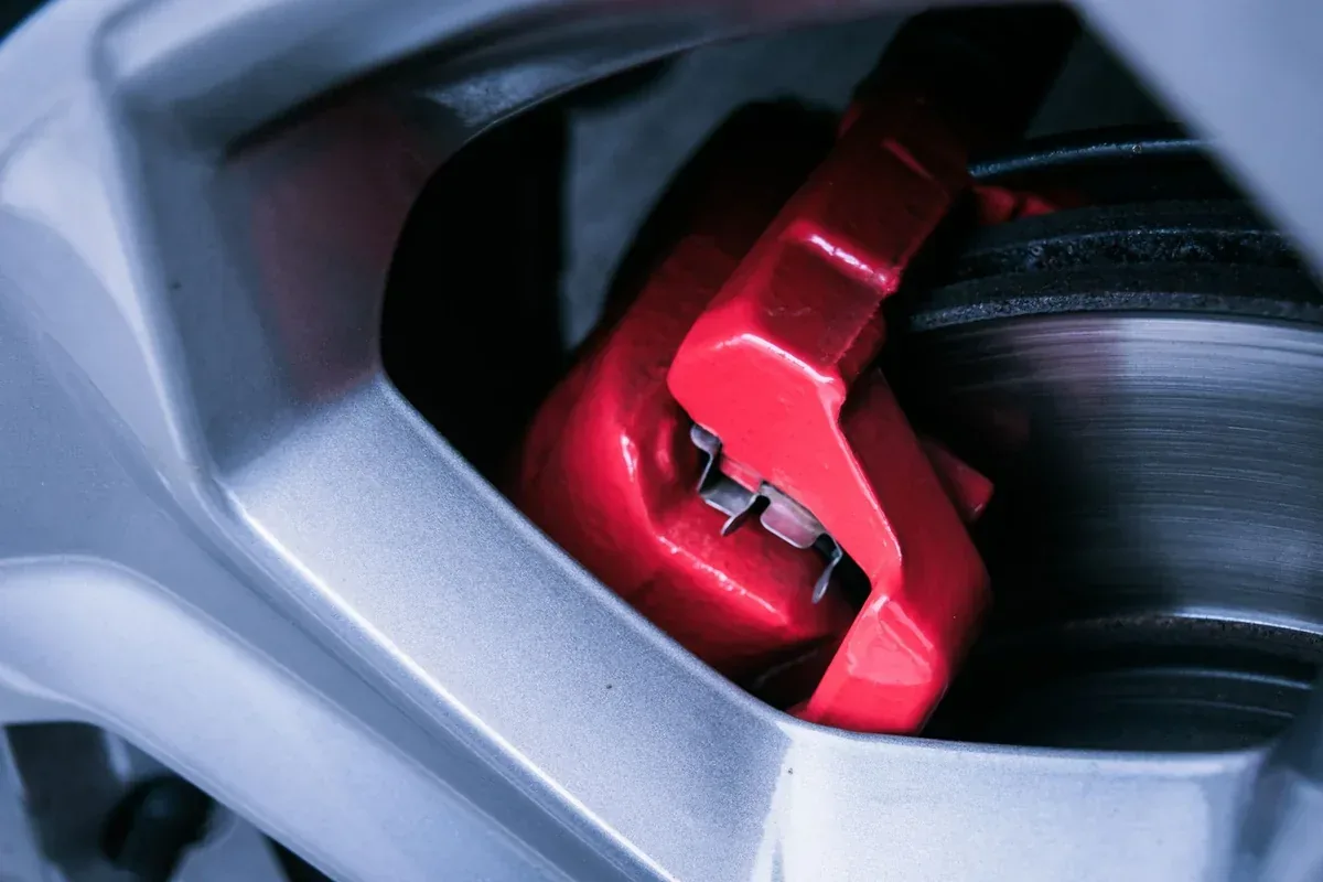 Qué pasa si no lo cambias: el pedal que se va al fondo