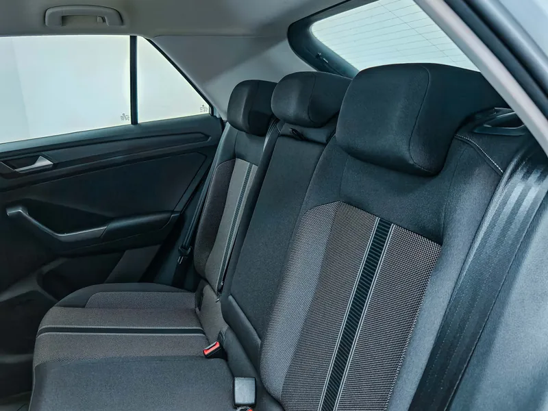 Volkswagen T-Roc 1.0 TSI Advance Style imagen 18