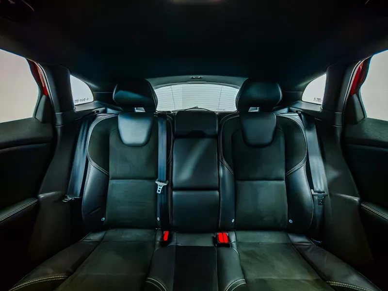Volvo V40 2.0 D3 R-Design Momentum imagen 10