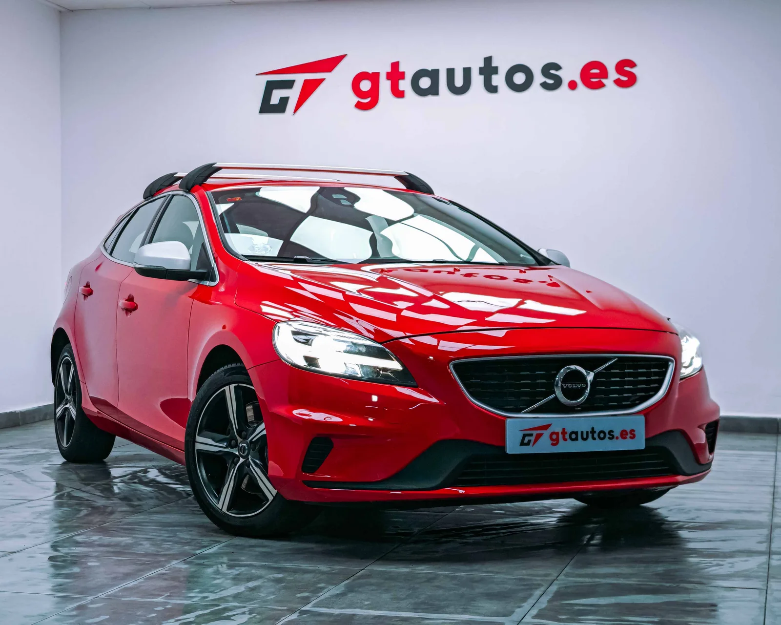 Volvo V40 2.0 D3 R-Design Momentum imagen 1
