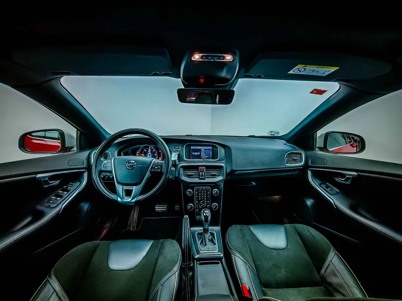 Volvo V40 2.0 D3 R-Design Momentum imagen 13