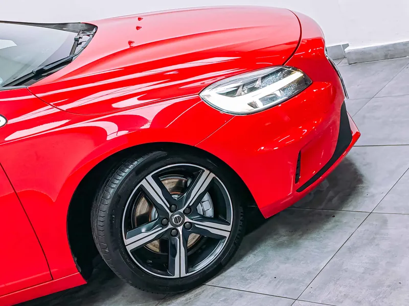 Volvo V40 2.0 D3 R-Design Momentum imagen 18