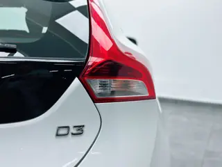 Volvo V40 Cross Country 2.0 D3 Momentum miniatura 16