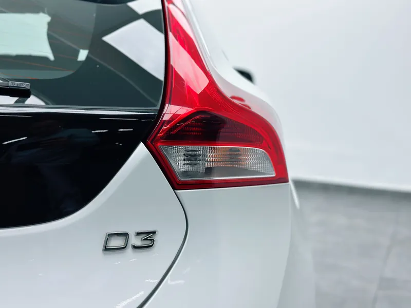Volvo V40 Cross Country 2.0 D3 Momentum imagen 16