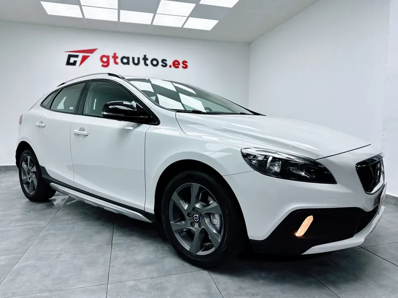 Volvo V40 Cross Country 2.0 D3 Momentum imagen 14