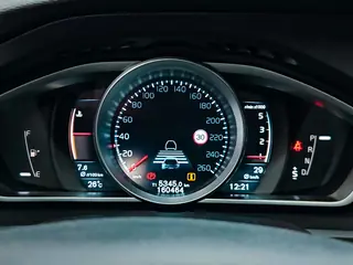 Volvo V40 Cross Country 2.0 D3 Momentum miniatura 5