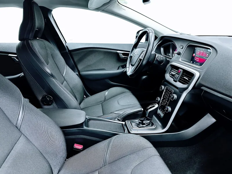 Volvo V40 Cross Country 2.0 D3 Momentum imagen 3
