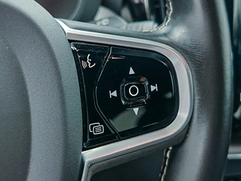 Volvo XC60 D4 R-Design 2WD imagen 9