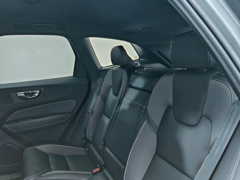 Volvo XC60 D4 R-Design 2WD imagen 29